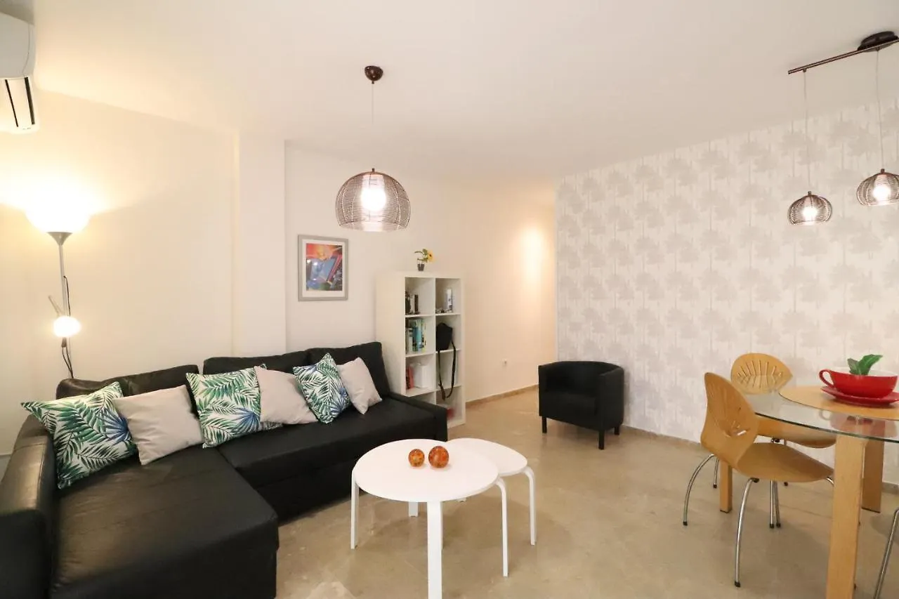 Apartment Ohana Beachfront Torre de Benagalbon Spain